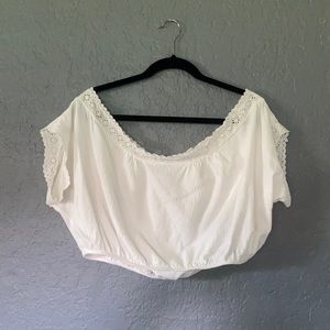 LEAVES TODAY-MAKE OFFER: Top shop crop top